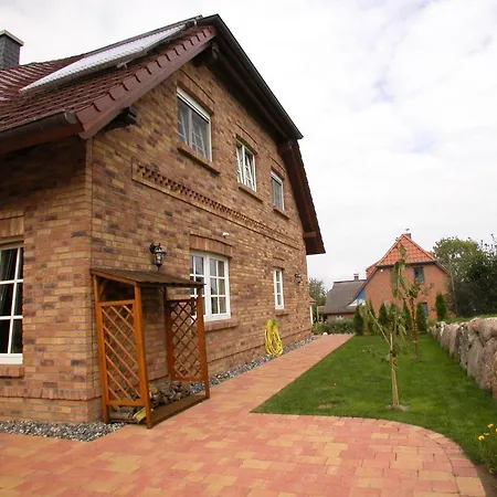 Ferienhaus-bel-monte-in-gross-zicker-halbinsel-moenchgut 度假居